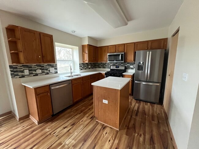 Building Photo - 2936 Deerpath Ln