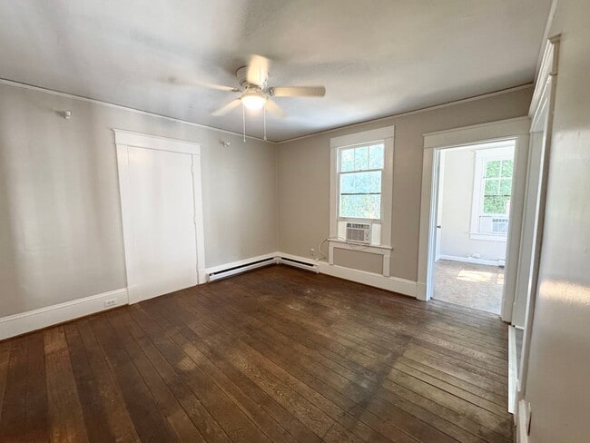 Building Photo - 207 E Burgess St