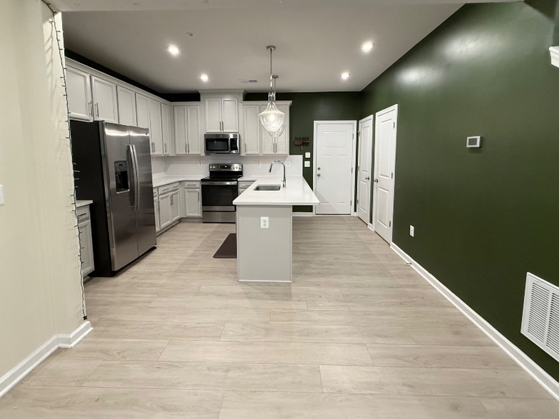 Primary Photo - 803 Haversack Hunt Wy