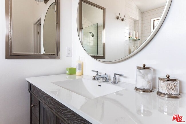 Building Photo - 12119 Rochester Ave