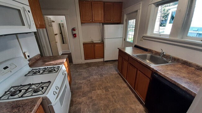 Building Photo - 311 Fairmount Ave