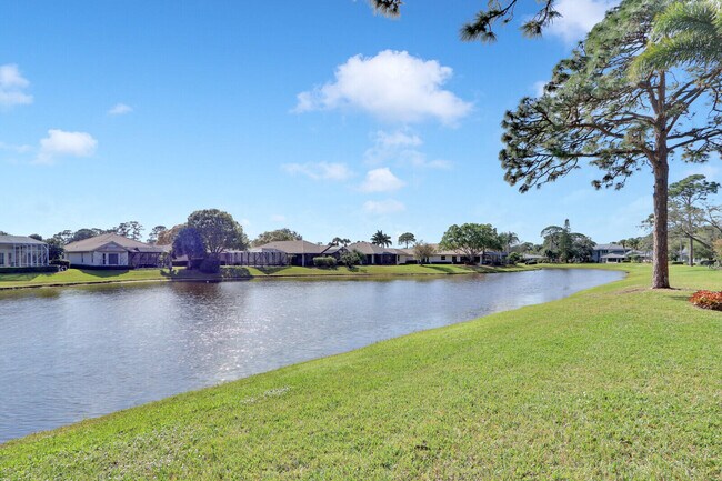 Building Photo - 7340 Pine Creek Way