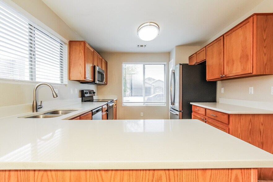 Building Photo - 7907 N 53rd Dr