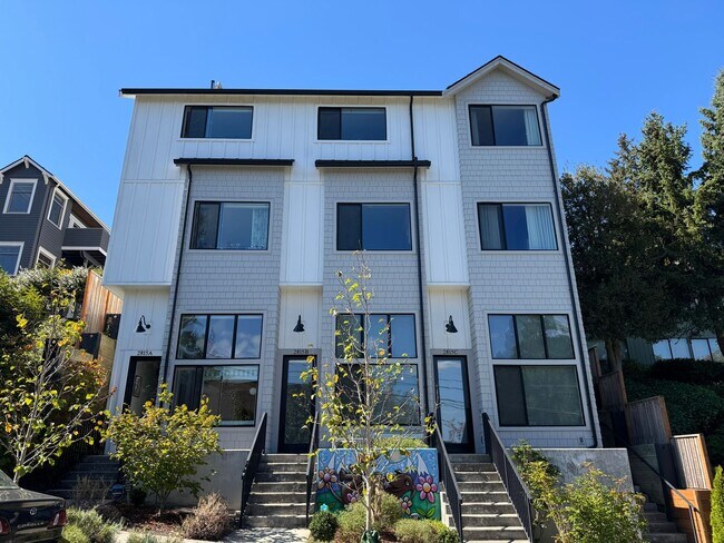 Building Photo - 2815 4th Ave W