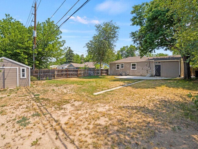 Building Photo - 4841 E Missouri Ave