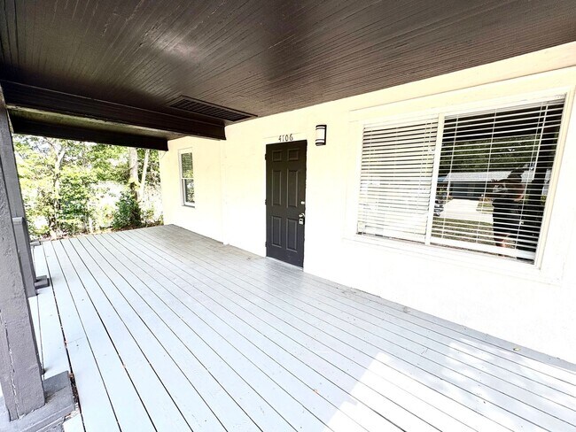 Building Photo - 3/2 Historic Home Available NOW!