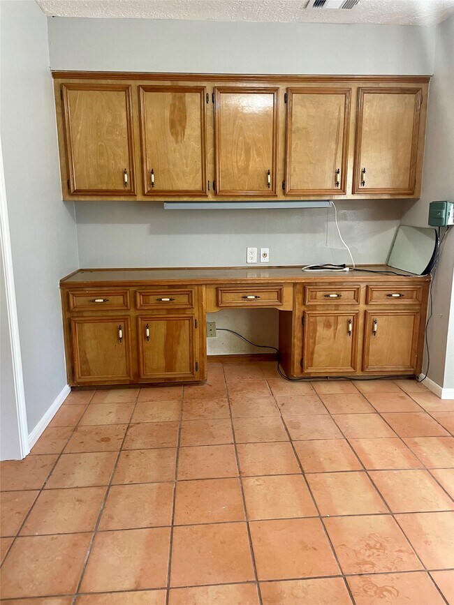 Building Photo - 21122 Harvest Hill Ln