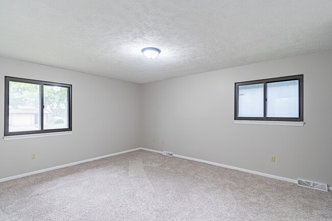 Building Photo - 13103 Lillian St