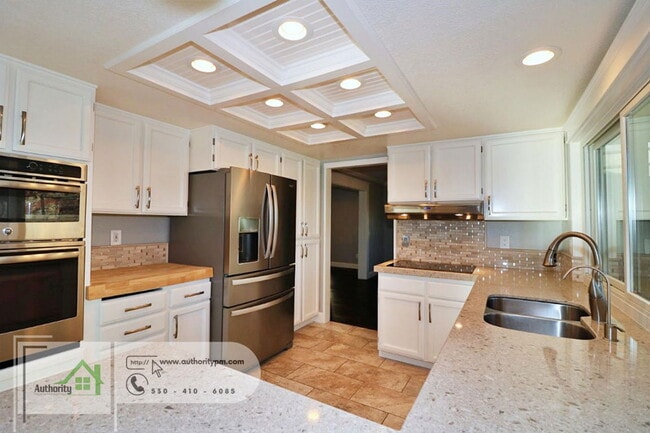 Building Photo - 251 Kamp Way