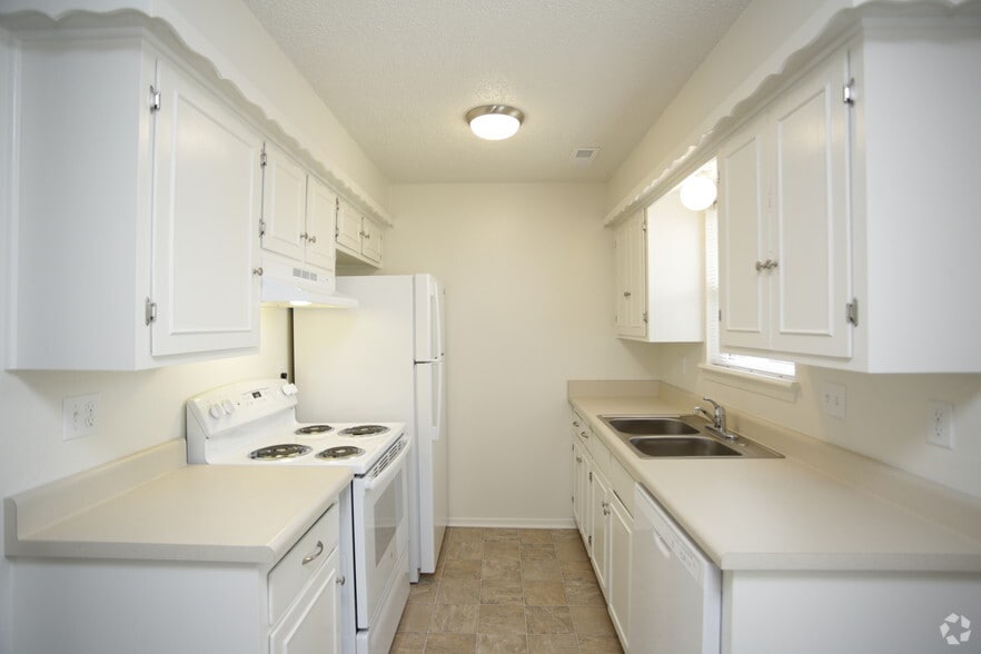 Primary Photo - Southfield and Oliver Court