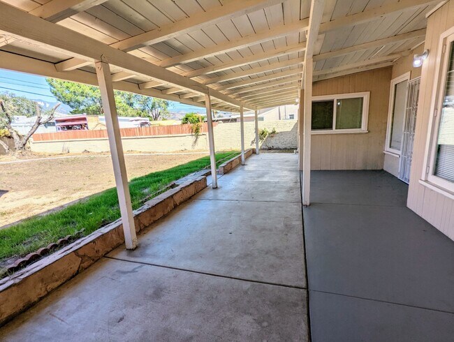 Building Photo - 156 E Marshall Blvd