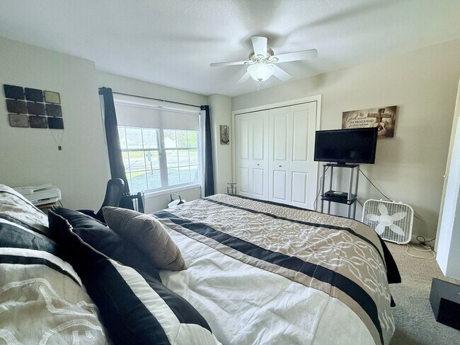 Building Photo - 5 Bed 3 Bath House in Waverly, IA