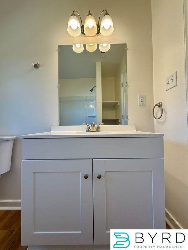 Building Photo - 5305 Lochaven Ave