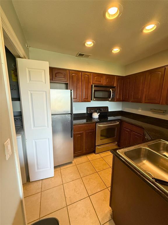 Building Photo - 6000 Shepherd Mountain Cove