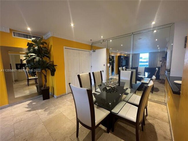 Building Photo - 5161 Collins Ave