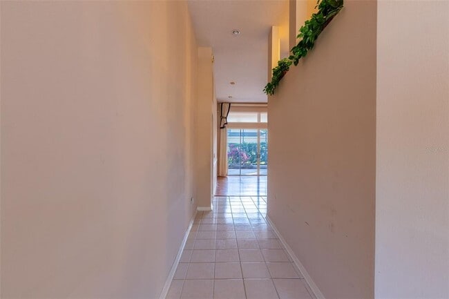 Building Photo - 497 Pickfair Terrace