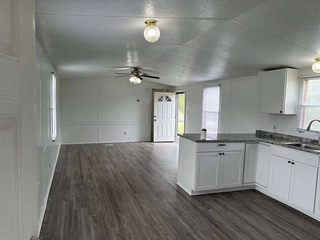 Building Photo - 5438 Peden Point Rd