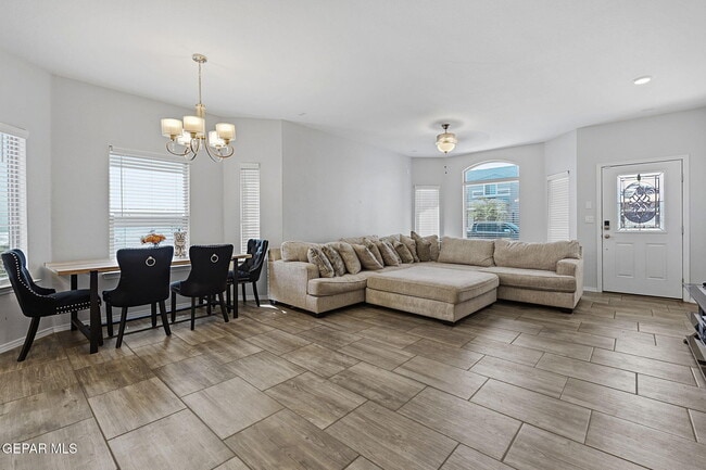 Building Photo - 14841 Tierra Coruna Ave