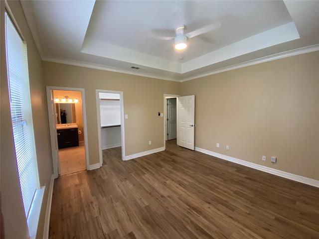 Building Photo - 2511 Fernwood Ave