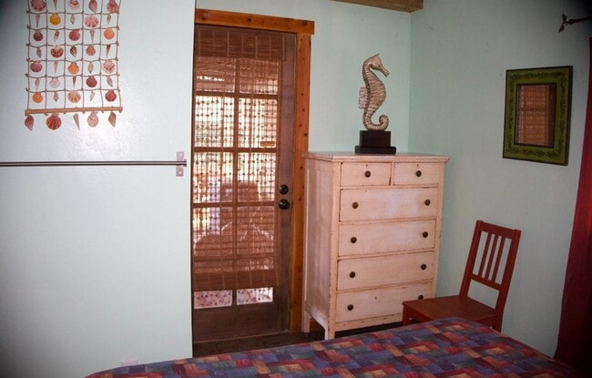 Building Photo - 3 Bedrooms 2 baths Beach House in the City...