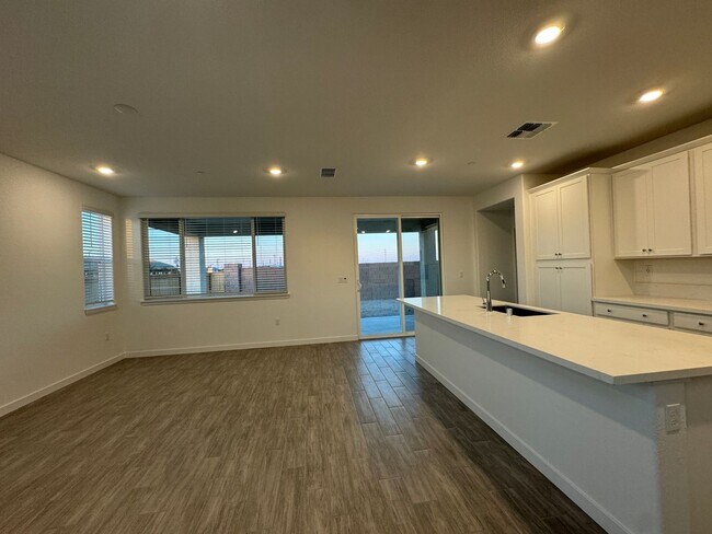 Building Photo - 243 Dock Cir