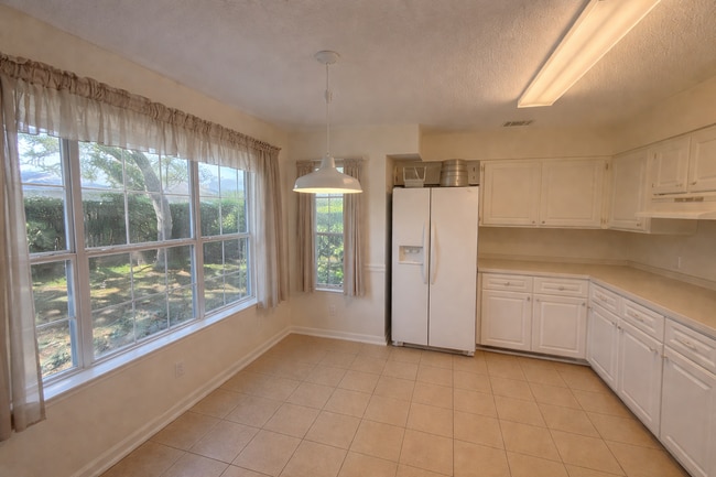 Building Photo - 37 3rd St