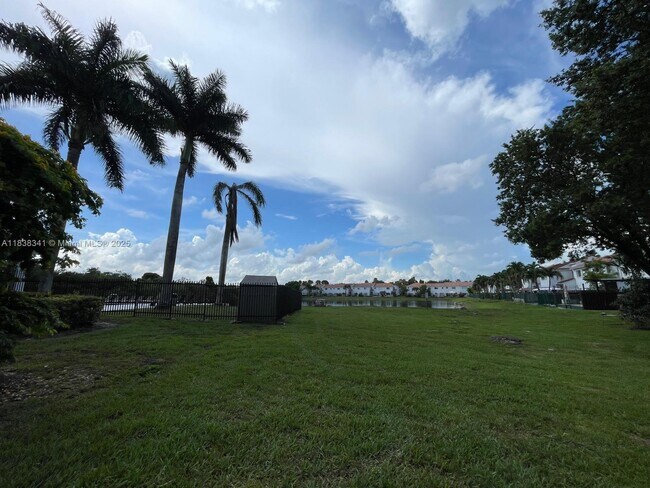Building Photo - 14888 SW 9th Ln