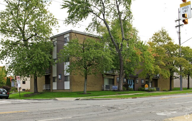 Building Photo - Vantage Pointe Apartments