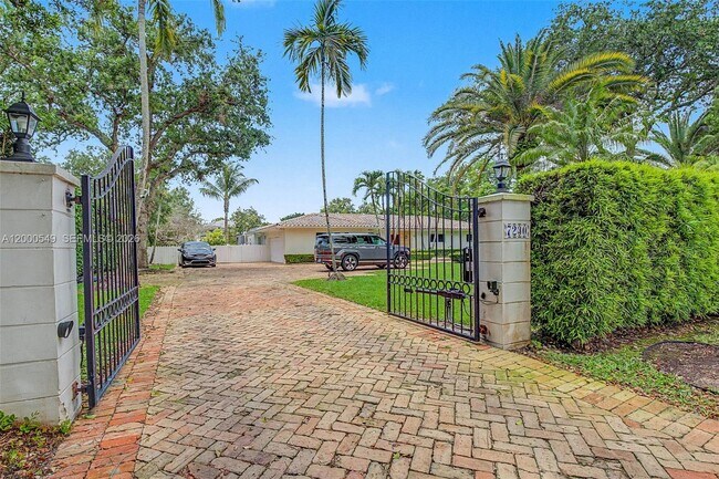 Building Photo - 7230 SW 104th St