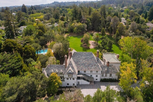 Building Photo - 85 Fagan Dr