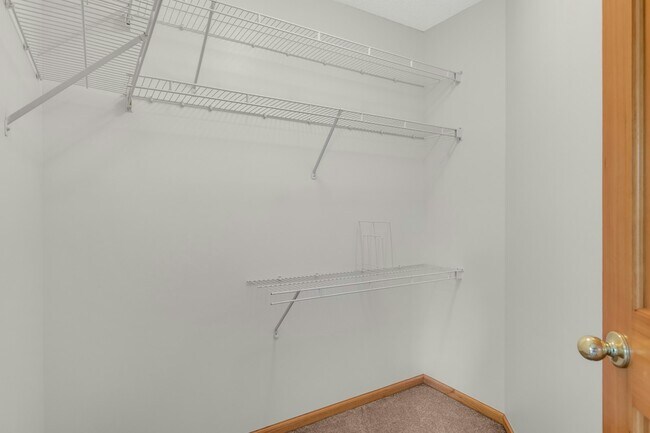 Building Photo - A9771 Gable Dr