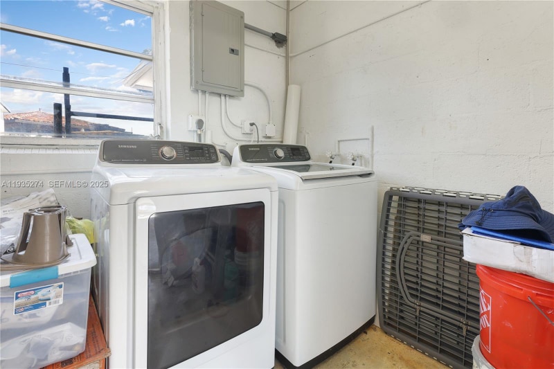 Building Photo - 848 Brickell Key Dr