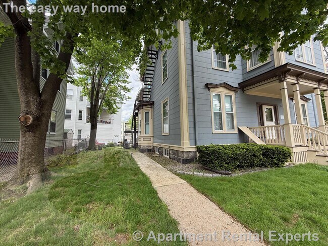 Building Photo - 47 Mt Vernon St