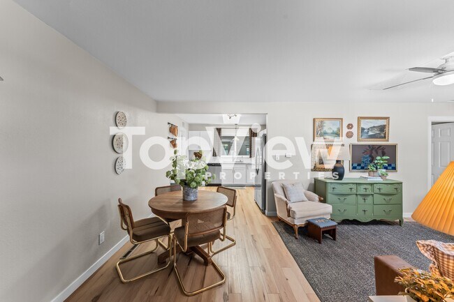 Building Photo - 221 Everett Dr