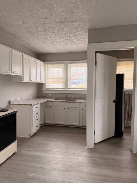 Building Photo - 156 Arthur Ave