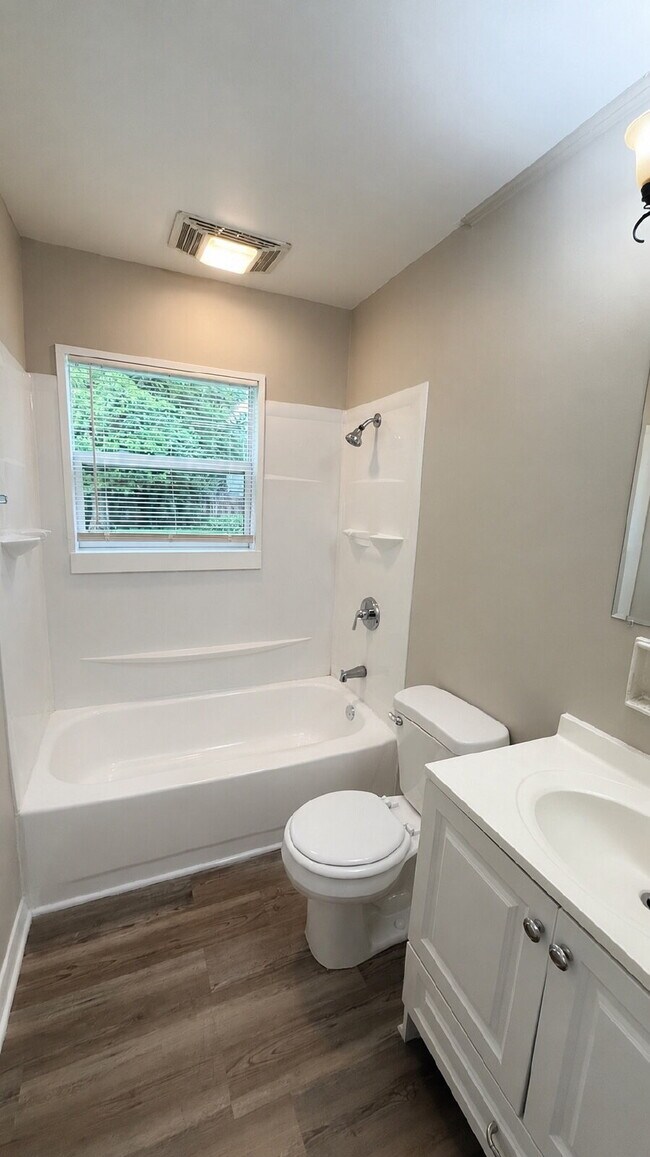 Building Photo - LAWRENCE TWP 3 BEDROOM AVAILABLE NOW!