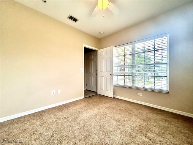 Building Photo - 909 SW 47th Terrace