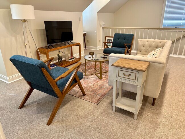 Building Photo - 3027 Chestnut St