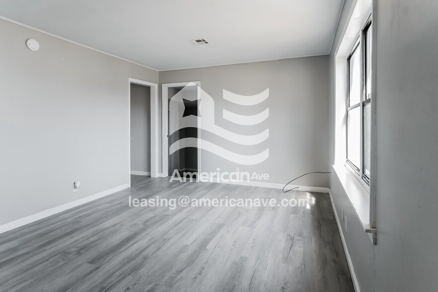 Building Photo - 4540 S 31st W Ave