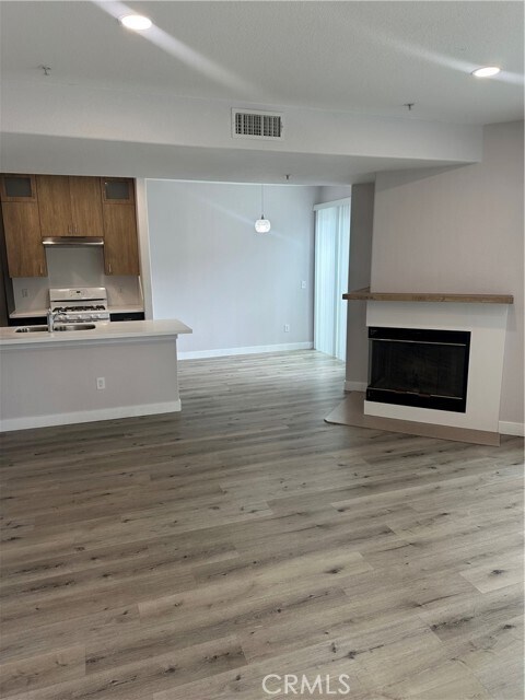 Building Photo - 13133 Le Parc Blvd