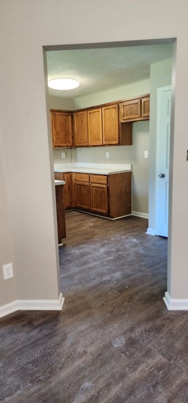 Building Photo - 5566 Kentwood Dr