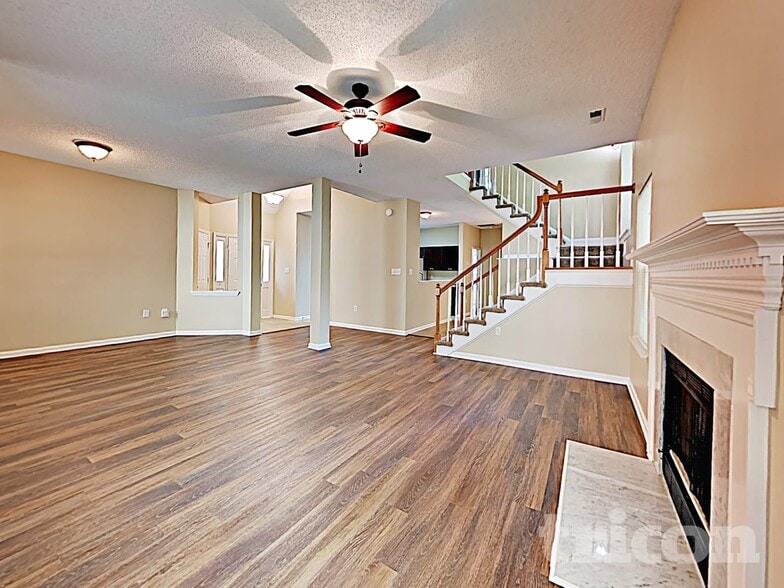 Building Photo - 9304 Twin Trail Dr