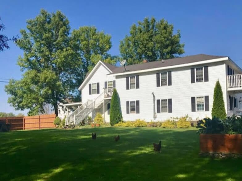 Building Photo - 181 E Shore S