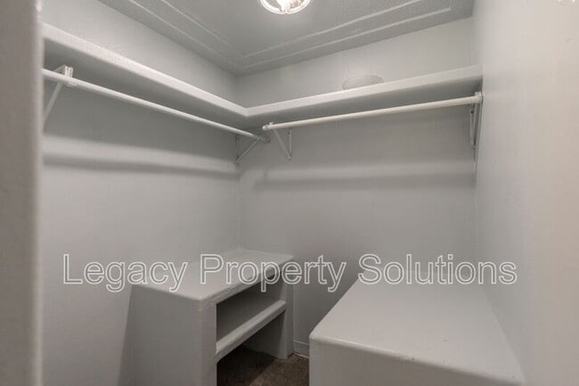 Building Photo - 505 S 10th St