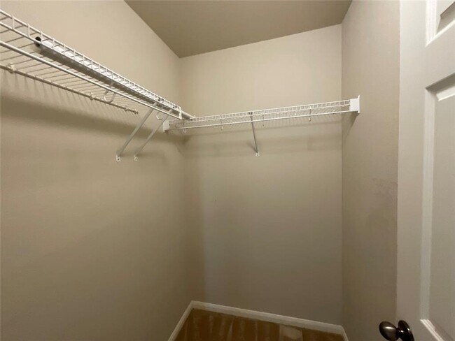 Building Photo - 4427 Meadowside Ln