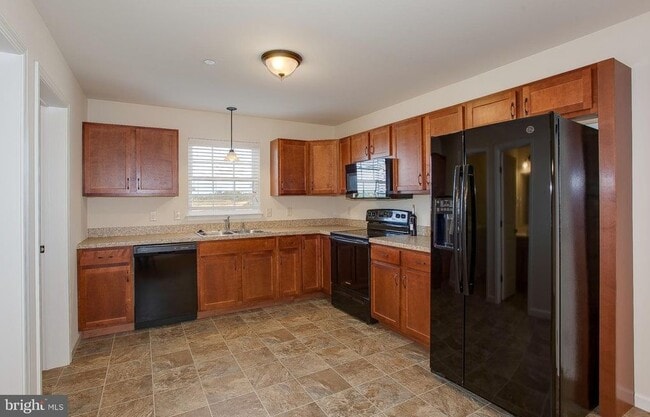 Building Photo - 530 Byler Cir