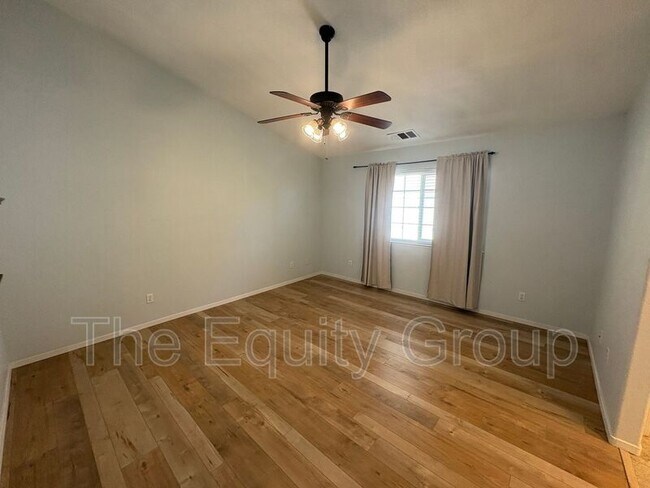 Building Photo - 3524 S Lincoln Ct