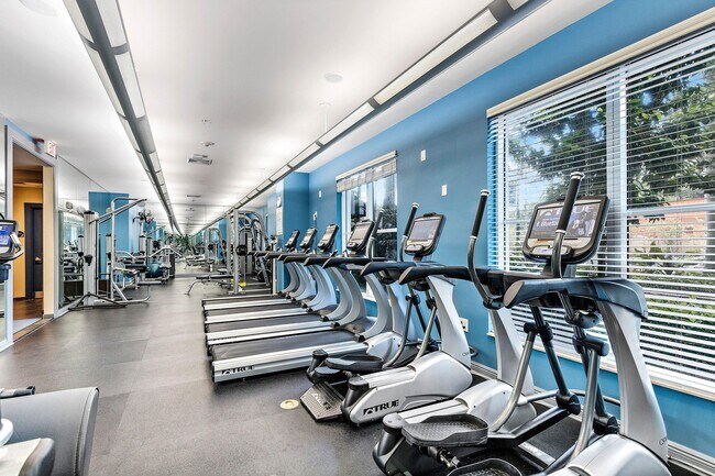 Building Photo - 700 E Boynton Beach Blvd