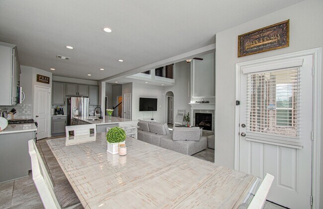 Building Photo - 2202 Anzio Ct