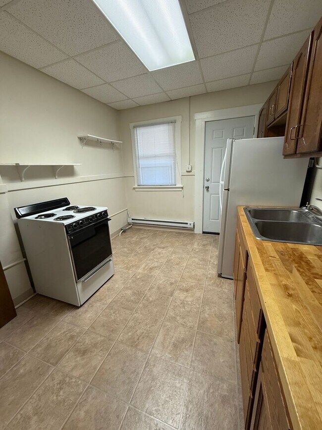 Building Photo - 1 Bedroom 1 Bathroom Apartment
